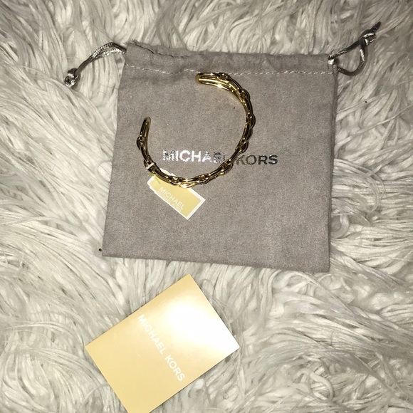 💚Micheal 💚Kors iconic links bracelet🎁 - Picture 2 of 5